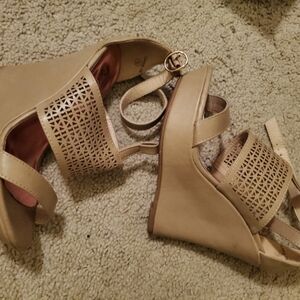 Chic Beige Wedge Sandals